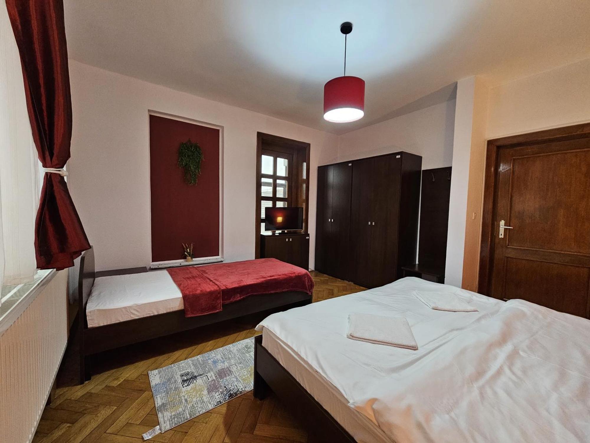 Apartment Zarnesti City Centre Vmp Free Parking 外观 照片
