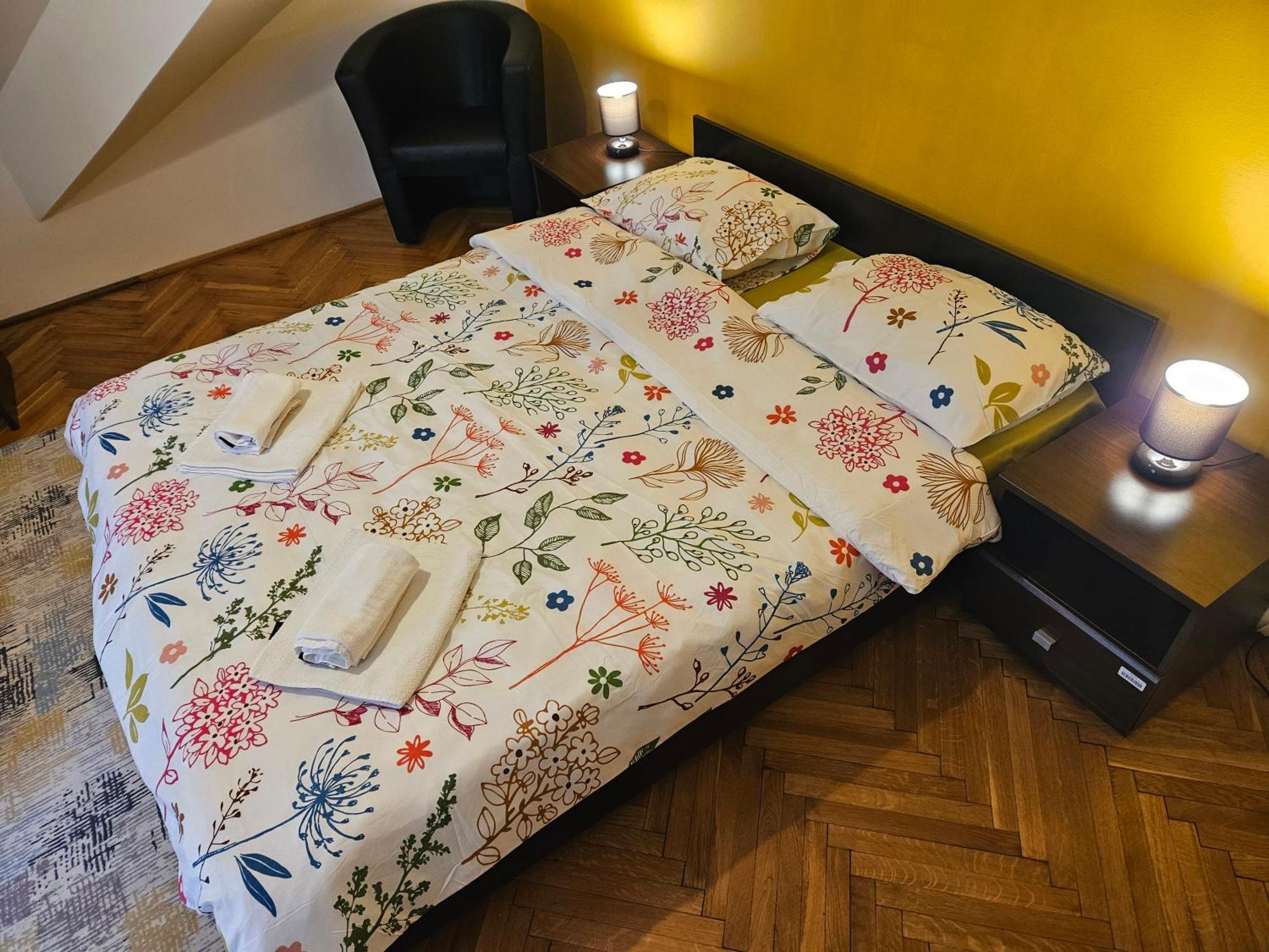 Apartment Zarnesti City Centre Vmp Free Parking 外观 照片
