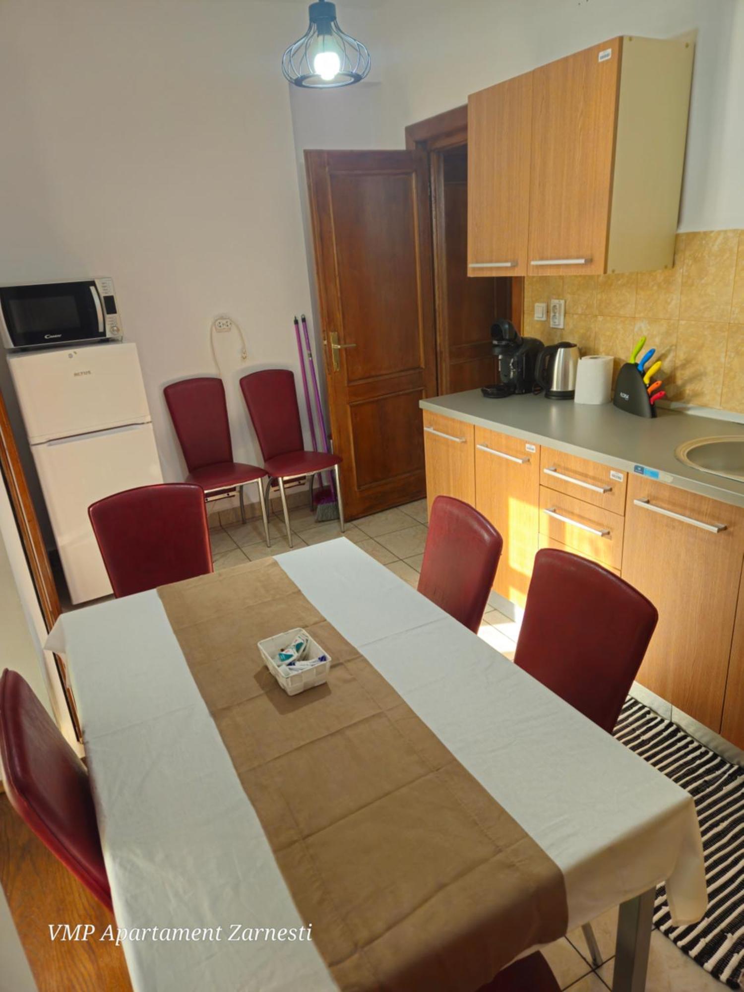 Apartment Zarnesti City Centre Vmp Free Parking 客房 照片