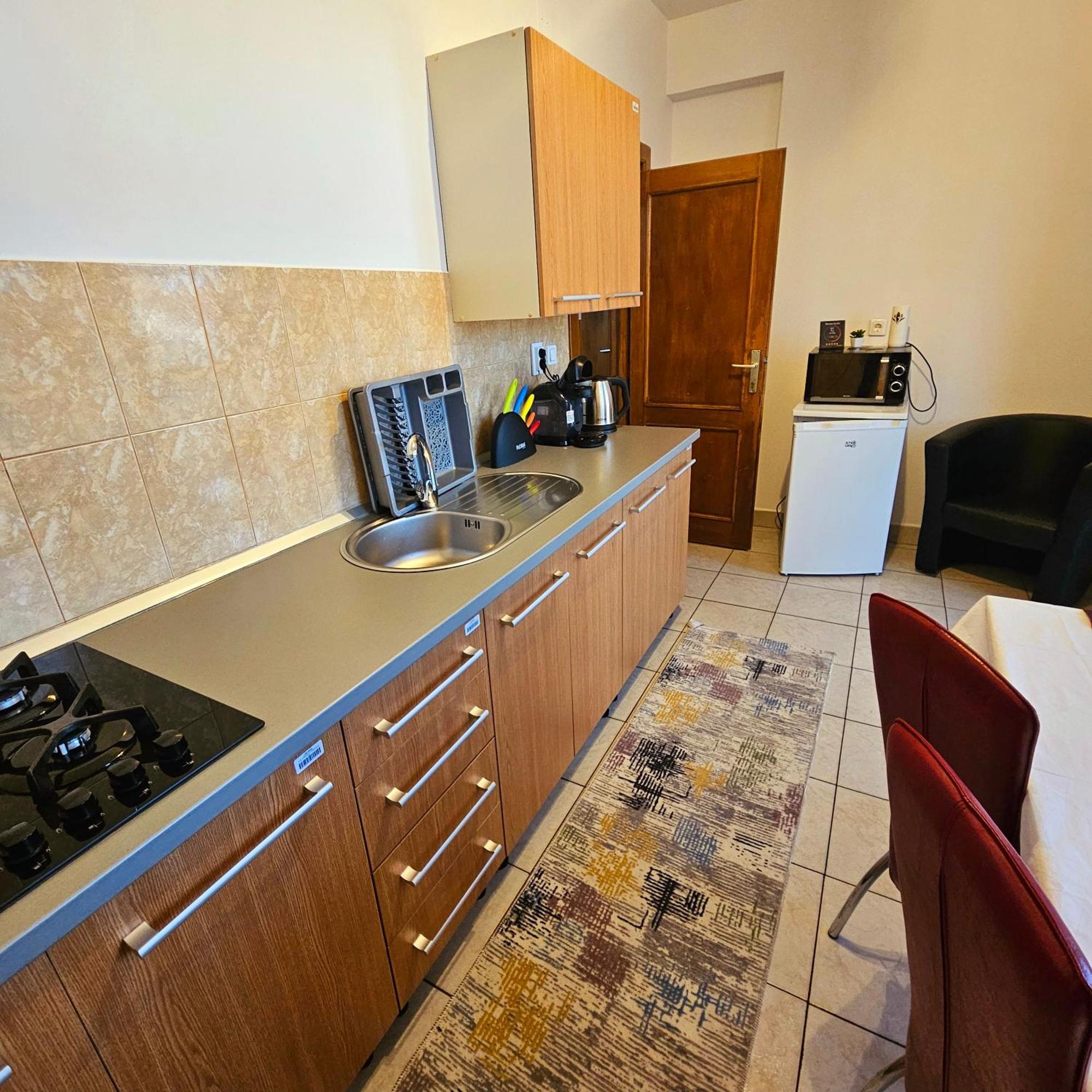 Apartment Zarnesti City Centre Vmp Free Parking 外观 照片