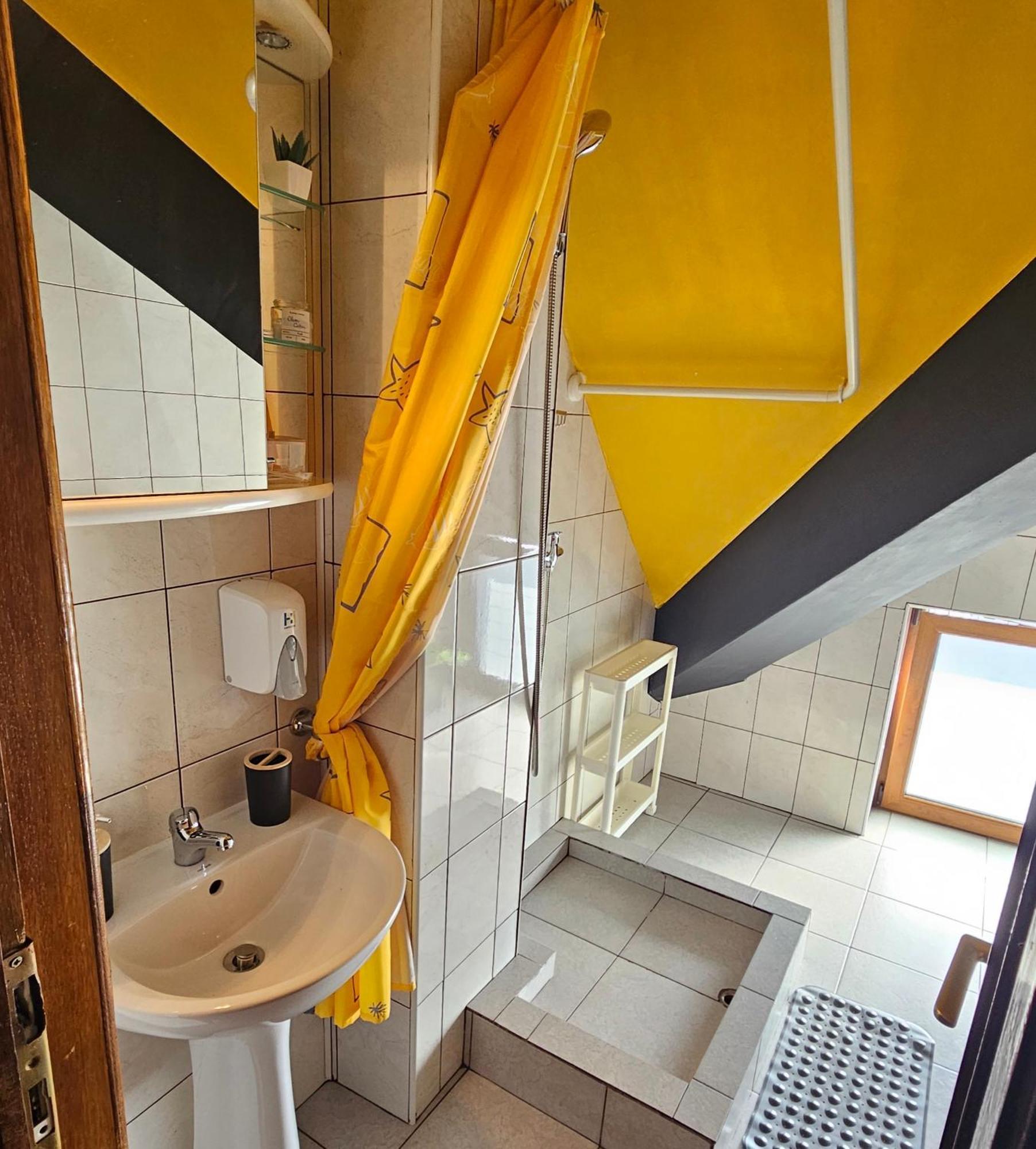 Apartment Zarnesti City Centre Vmp Free Parking 客房 照片