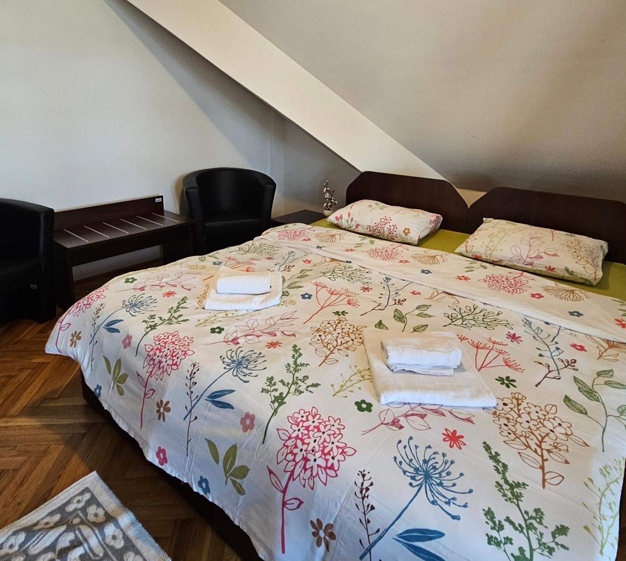 Apartment Zarnesti City Centre Vmp Free Parking 外观 照片