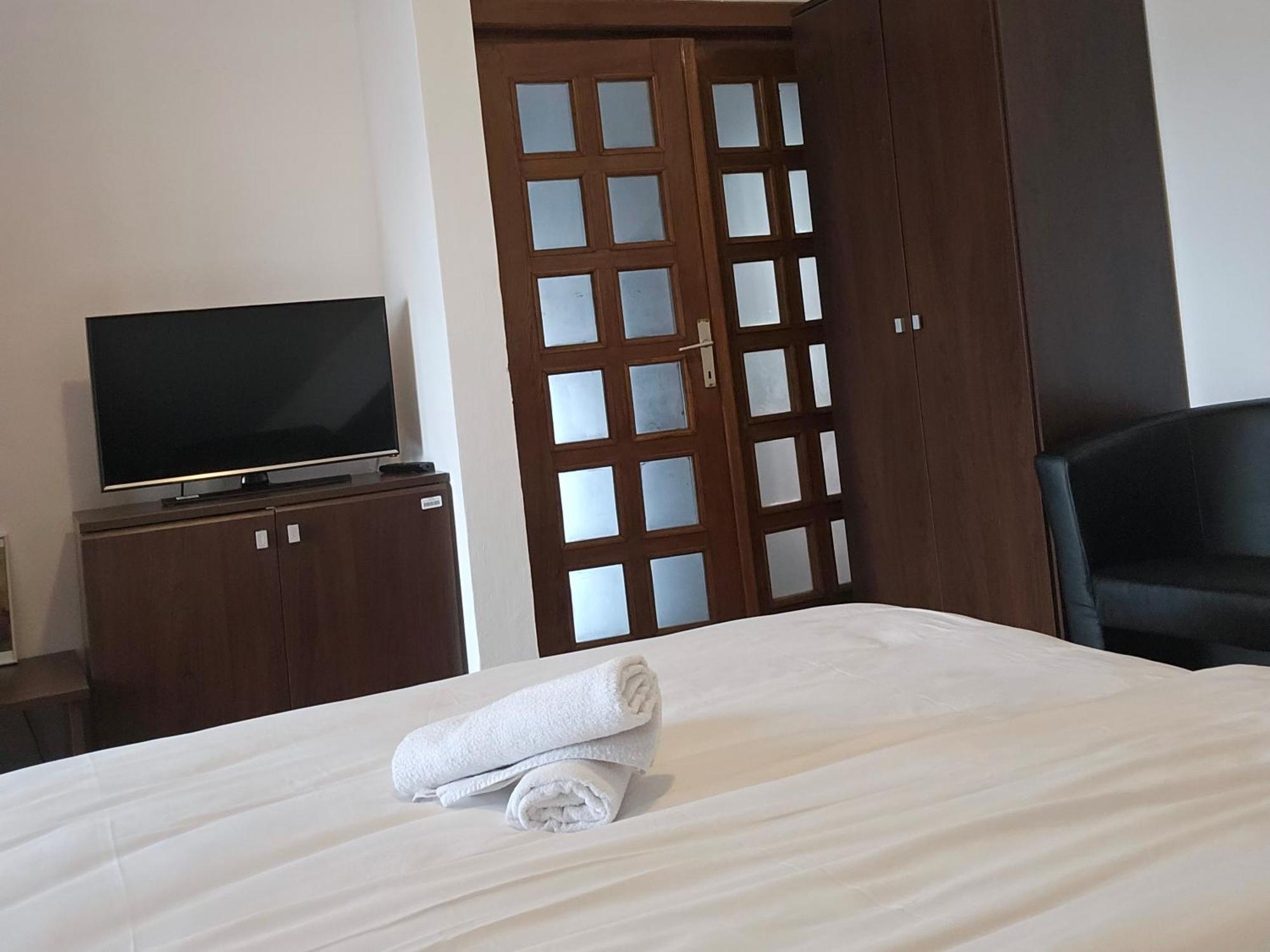 Apartment Zarnesti City Centre Vmp Free Parking 外观 照片